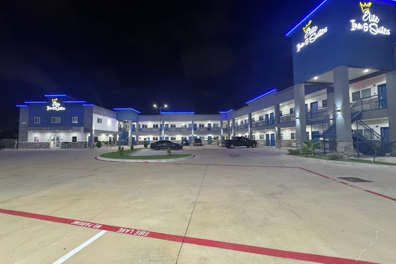 Elite Inn & Suites Houston Exterior View 2