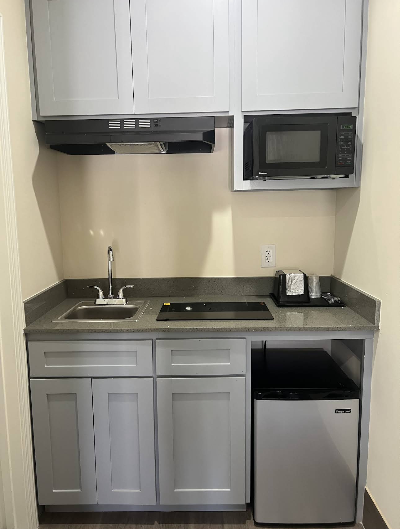 Mini Kitchenette Room with King Bed